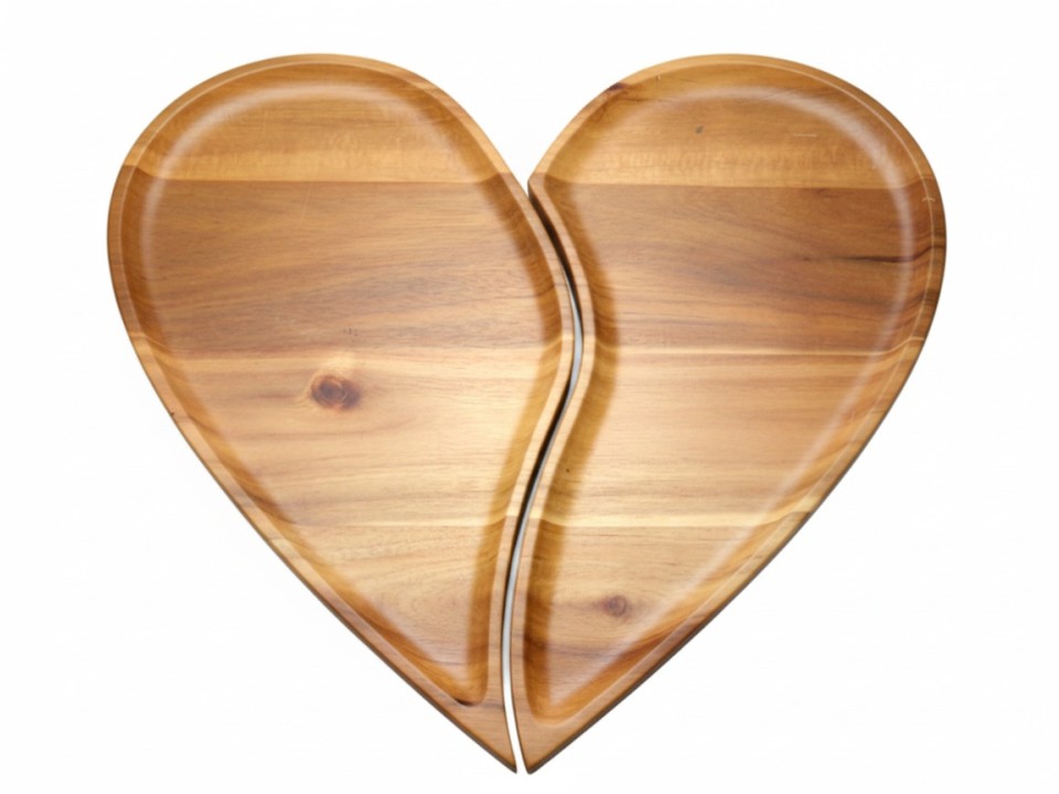 Acacia Wood Heart-Shaped Divided Serving Tray - Durable & Elegant Kitchenware